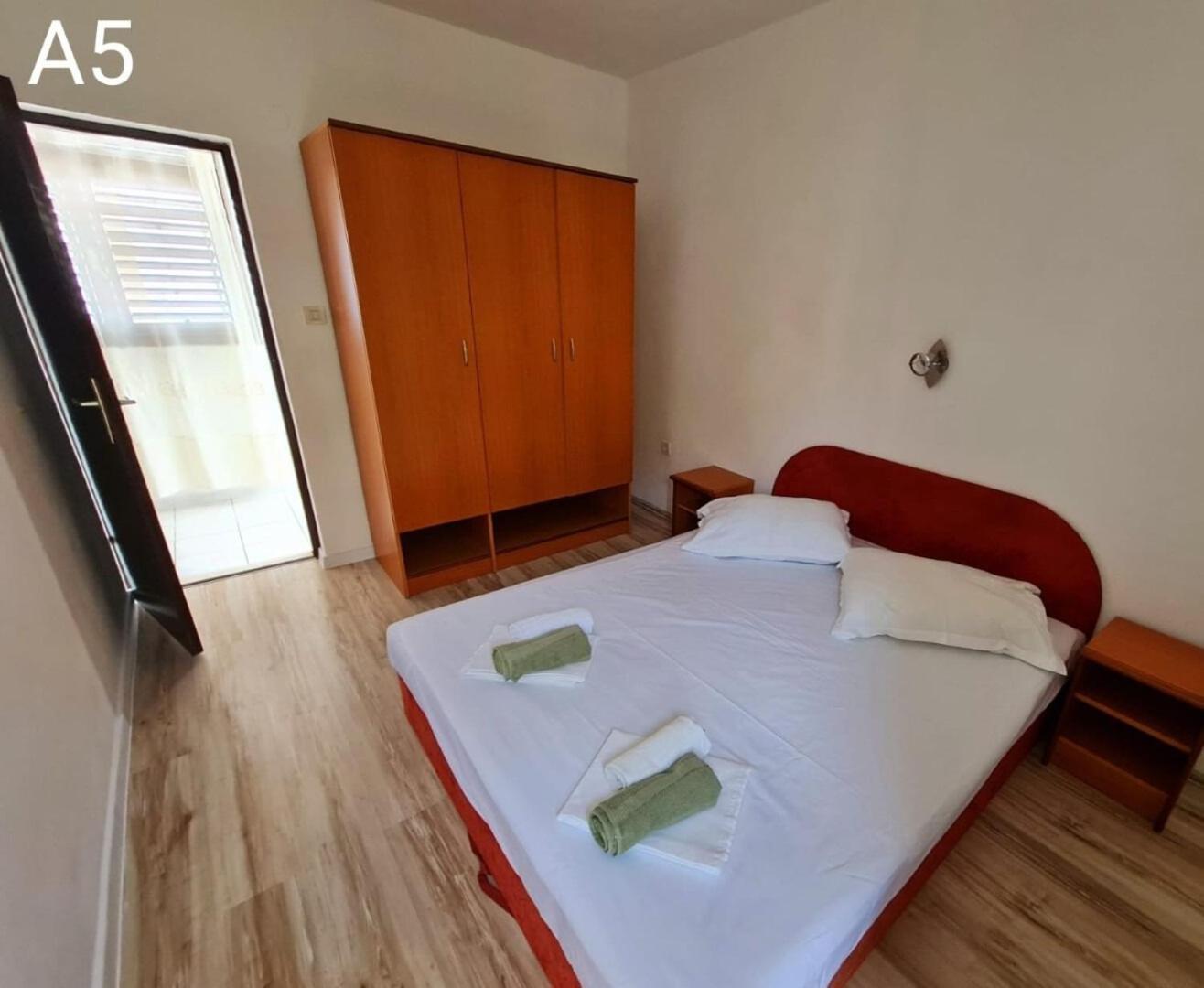 Apartments More Živogošće エクステリア 写真