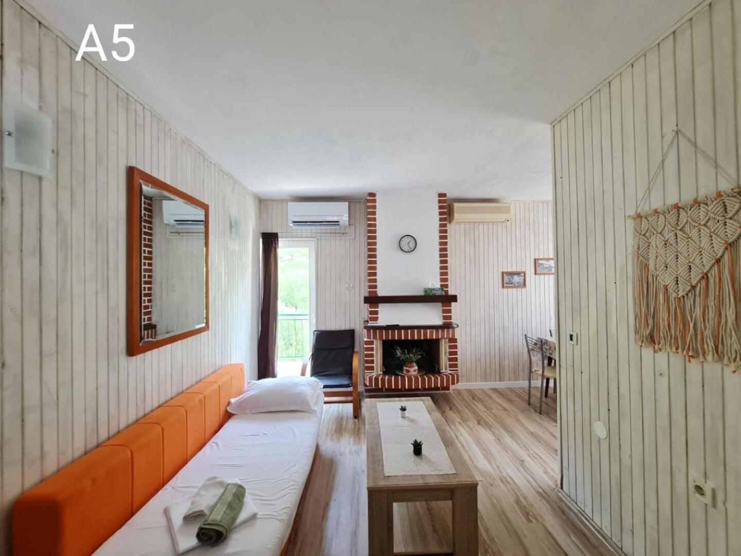 Apartments More Živogošće エクステリア 写真
