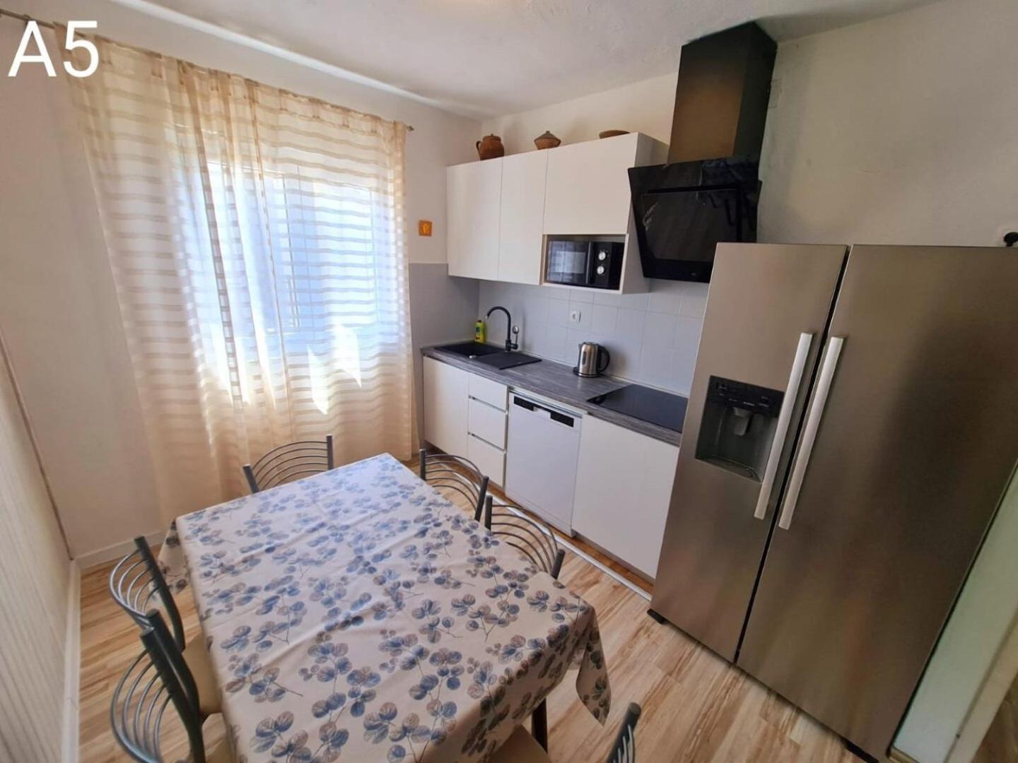 Apartments More Živogošće エクステリア 写真